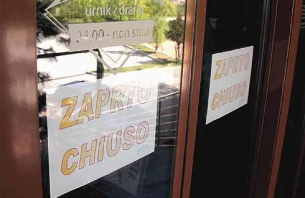 Vrata so zaprta, vse skupaj je zasegla banka 