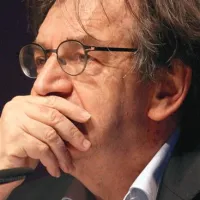 Alain Finkielkraut: “Evropa je hkrati poznala fašizem in komunizem in je težko sprejela ti dve bolečini in ju spravila.” 