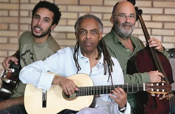 Gilberto Gil med sinom Bemom in Jacquesom Morelenbaumom