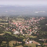 Odzivi na vladni paket ukrepov za za&scaron;čito Krasa