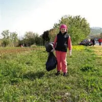 V Izoli čistijo na kopnem in v morju