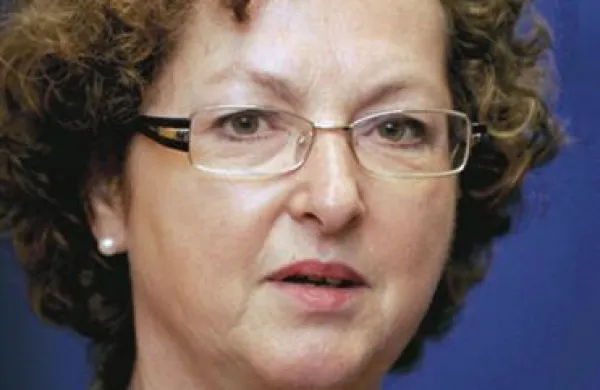 Senatorka Tamara Blažina  je v italijanskem senatu vložila zakonski osnutek v zvezi z določili na področju ureditve šol s slovenskim učnim jezikom in dvojezičnim poukom v Furlaniji-Julijski krajini.   