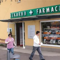 V Istri so homeoptska zdravila na voljo v lakrnah Obalnih lekarn in v večini zasebnih  s koncesijo, tudi v lekarni Šalara  