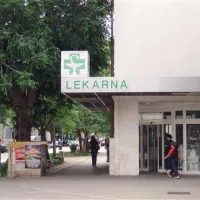 Goriške lekarne ponujajo homeopatska zdravila za zdaj v Novi Gorici (na sliki) in v Šempetru 