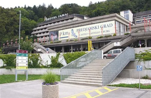 V prostorih nekdanjega bazena hotela Jama bodo postavili razstavo Homogea, ki bo obiskovalce popeljala skozi razvoj Zemlje in človeka