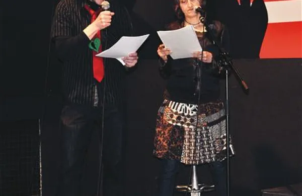 David Verlič in Ines Drole Nanda med  poetičnim dialogom o tišini