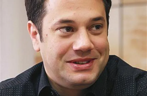 Matej Arčon: “Menim, da bi morali mladim v Novi Gorici in okolici omogočiti tudi tovrstno zabavo, da jim ne bi bilo treba obiskovati diskotek v oddaljenih krajih. To je tudi v interesu staršev.” 