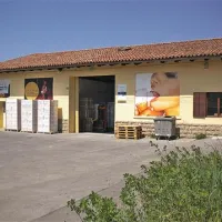 V KS Pobegi - Čežarji trdijo, da bi jim Kmetijska zadruga Agraria morala vrniti stavbo, ki so jo  zgradili člani Posojilnega in konzumnega društva. V njej bi radi uredili dvorano za prireditve in društva, ki jo KS še nima.