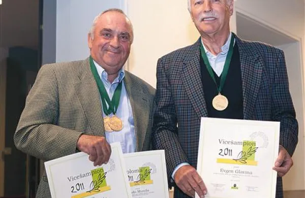 Nosilca vicešampionskih naslovov za svoji olji: Vlado Munda iz Liminjana (levo) in Evgen Glavina iz Šmarij
