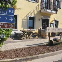 Gostilna Koršič v Števerjanu. Tu je doma dolgoletni župan Hadrijan Corsi.