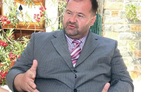 Generalni direktor Pošte Slovenije Igor Hauc bo najverjetneje moral vrniti 15.000 evrov preveč izplačane plače.