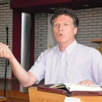 “Odrešitev je samo po veri,” poudarja Turinski. “V Svetem pismu nikjer  ne piše, da boš odrešen, če boš delal dobra dela.”