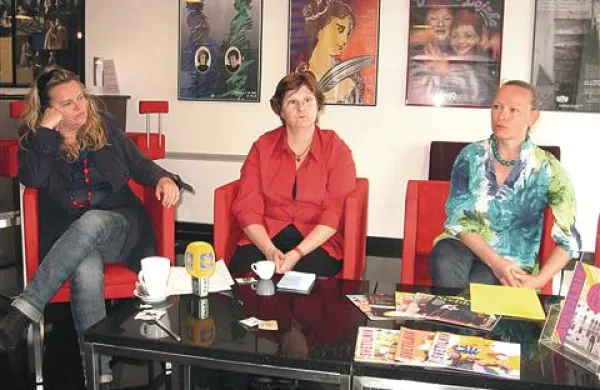 Direktorica  gledališča Katja Pegan, Mirjam Lemut z občinskega urada za družbene dejavnosti in  mentorica dramaturginja Samanta Kobal bodo z zadovoljstvom naprej peljale otroško-mladinske programe v gledališču