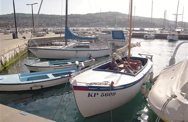 Batelon je po dolgem zimskem spanju znova nared za panoramske vožnje po Koprskem zalivu 