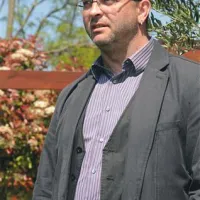 “Vrhunski PR bi pomenil, da bi vlada pristala v zelo lepem telemarku, a skok bi bil še vedno za nekaj metrov prekratek.”