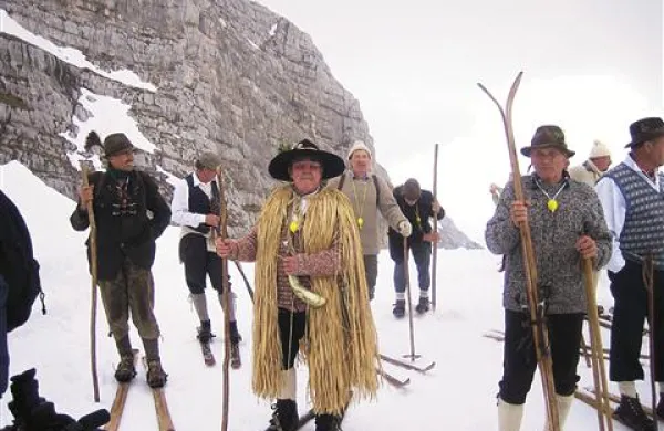 Smučali so po starem