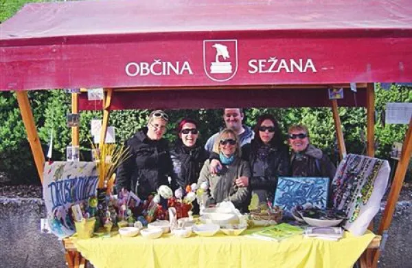 Člani Dru&scaron;tva Vezi so se predstavili v Lipici
