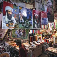 Pakistanci prodajajo bin Ladnove plakate