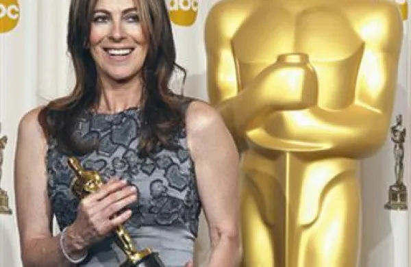 Kathryn Bigelow je prva ženska, ki je prejela oskarja za najboljšo režijo za film Bombna misija.
