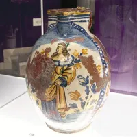 Za keramiko so značilne izvirne poslikave