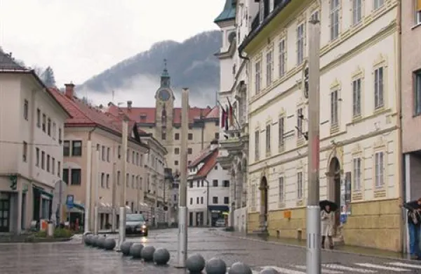 Strokovna komisija za izbor Evropske destinacije odličnosti 2011 (EDEN 2011) je med štirimi finalisti najbolje ocenila destinacijo Idrija s projektom Idrija - zgodba za vse čase.