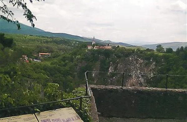 Škocjanske jame so prva turistična in naravna znamenitost, ki jo je  ekološka patrulja   AAG ocenila za vzorno