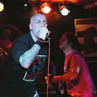 V dve uri trajajočem nastopu so ponudili tako starejše skladbe kot nov material s prihajajočega albuma, ki zveni nevarno obetavno.