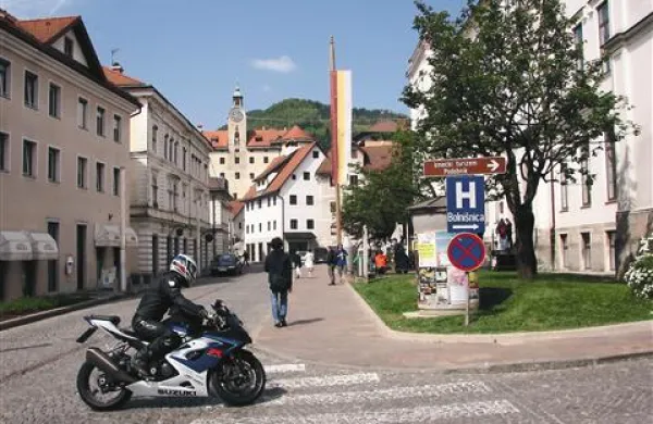  Idrija je letos  Alpsko mesto in hkrati  destinacija odličnosti.