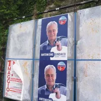 Predvolilna plakata Roberta Antonioneja