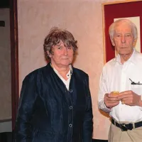 Direktorica Pilonove galerije dr. Irene Mislej in Božidar Ted Kramolc v galeriji Ars