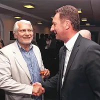Koprski župan Boris Popović čestita prvaku  dramske igre Borisu Cavazzi