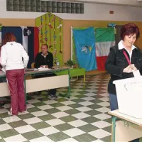 Na    enem  od 13  volišč,  OŠ Livade, je volilo 10,09 odstotka  upravičencev (192 od 1902). Najslabša udeležba je bila na sedežu KS Jagodje-Dobrava (7,14-odstotna),   najboljša v prostorih  Društva upokojencev v Plenčičevi ulici (15,58-odstotna).  