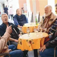 “Zdaj pa dajmo še eno za turiste”, so sklenili pevci. In so zadonele Žabe ...