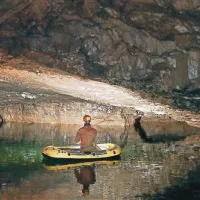 Nekaj dni pred potopom sta podzemno jezero temeljito pregledala Kristjan Rešaver in Miha Bernetič 