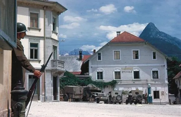 Pot miru, ki bo potekala po poteh soške fronte, naj bi bila nared do leta 2014.