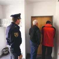 Ključavnico so zamenjali,  lastnina najemnice pa je  ostala v stanovanju