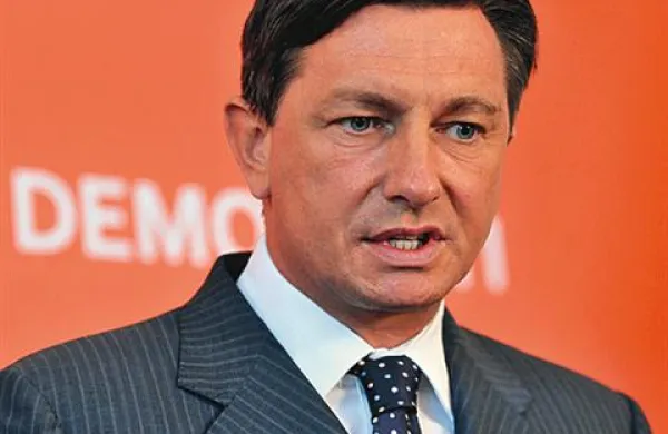 Borut Pahor je danes povedal, da je Slovenija pripravljena še naprej biti solidarna do partneric v območju evra, “a ne brezpogojno”.