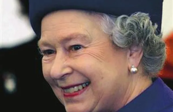 Britanska kraljica Elizabeta II. je na čelu britanske monarhije že skoraj šest desetletij.