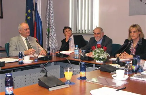 Po besedah ministrice Darje Radić je model za vstop ajdovske občine v lastništvo Fructala zanimiv način za vstop v solastništvo podjetja.