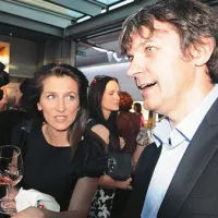 Organizatorka srečanja Betka Šuhel Mikolič in Tomaž Dimc, poslovni partner Heather Mills in  uvoznik njenih izdelkov za Slovenijo
