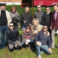 Vrabec poudarja, da je oddaja plod celotne ekipe: snemalcev, dopisnikov, tajnic in drugih sodelavcev