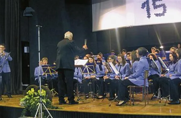 Pihalni orkester in solist na trobenti Tomaž Primc na jubilejnem koncertu