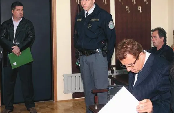 Trije akterji preiskave o provizijah, povezanih z orleško gmajno, so se srečali že na sojenju Prijatelju in njegovi ženi