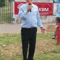 Župan Marjan Poljšak je ob direktorju Zavoda za šport Ajdovščina Urošu Pintarju delil priznanja, ob tem pa napovedal, da bodo “tudi   športne sile prispevale k temu, da bomo spremenili Slovenijo” - in požel buren aplavz
