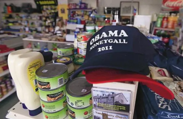 Pred obiskom ameriškega predsednika je vasico s tristo prebivalci zajela “obamomanija”. 