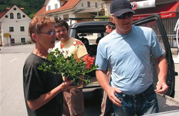 Čistili in ocvetličili so Cerkljansko