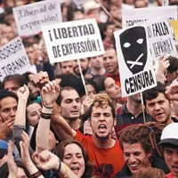 Demonstranti se organizirajo s pomočjo  spletnih socialnih omrežij.