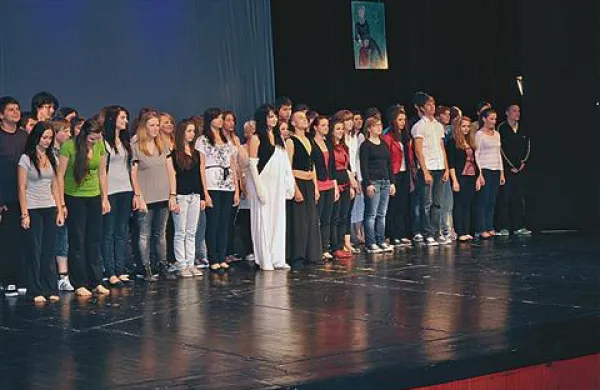 Mladi gledališčniki so delčke iz svojih predstav odigrali tudi na slavnostni akademiji