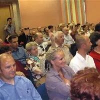 Polna dvorana naših rojakov na ustanovnem občnem zboru SKD Ajda Umag