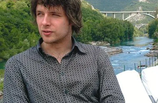 Oleg Bugaev: “Imam veliko prijateljev glasbenikov, ki delajo glasbo za film ali igrajo popularno glasbo s klasičnimi inštrumenti. Zame je to nemogoče.”